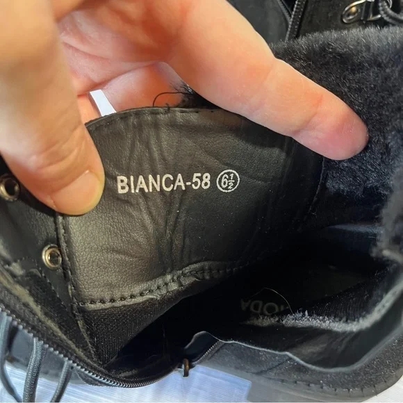 Top Moda Black Combat Style Chunky Heel Lace-Up Ankle Boots Faux Fur Women's 6.5 - Picture 7 of 11